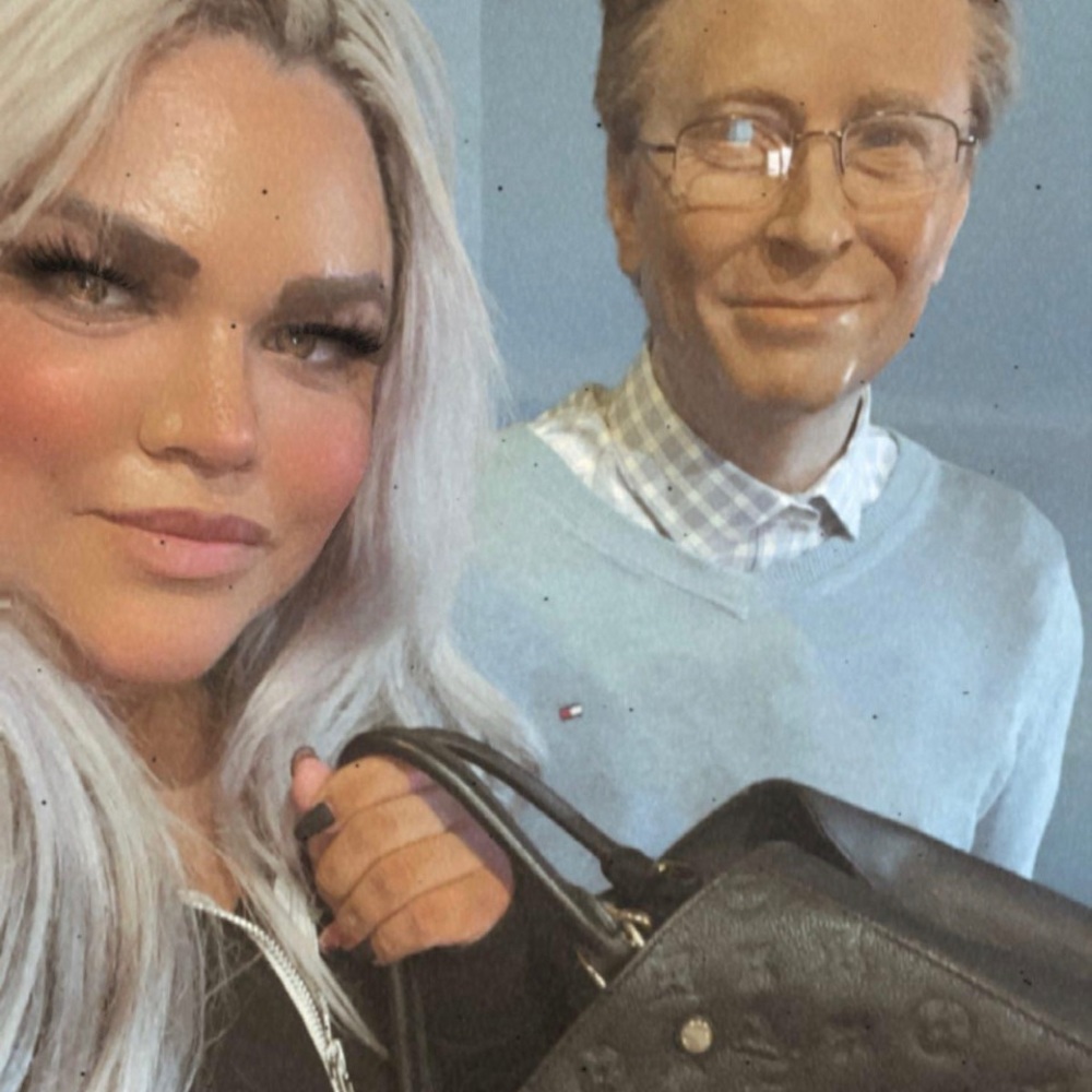Meet your Posher, Roxanne